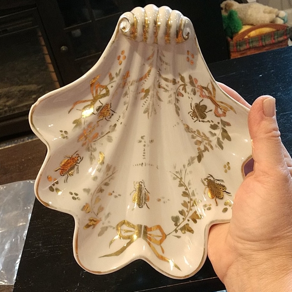 Limoges Other - 🧡Antique Queen Bee Trinket/bonbon dish